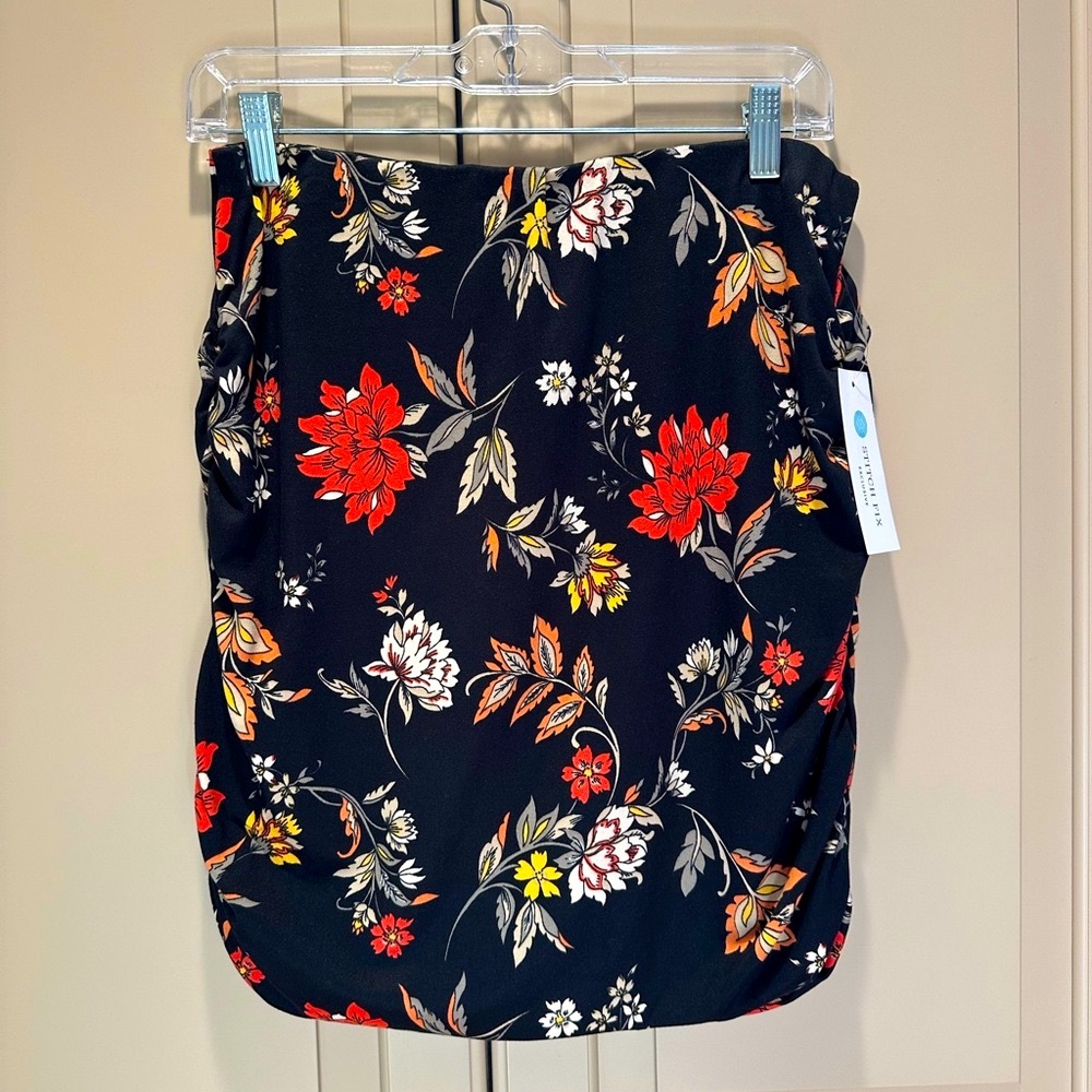 NWT - French Grey - Ember Knit Floral Skirt.